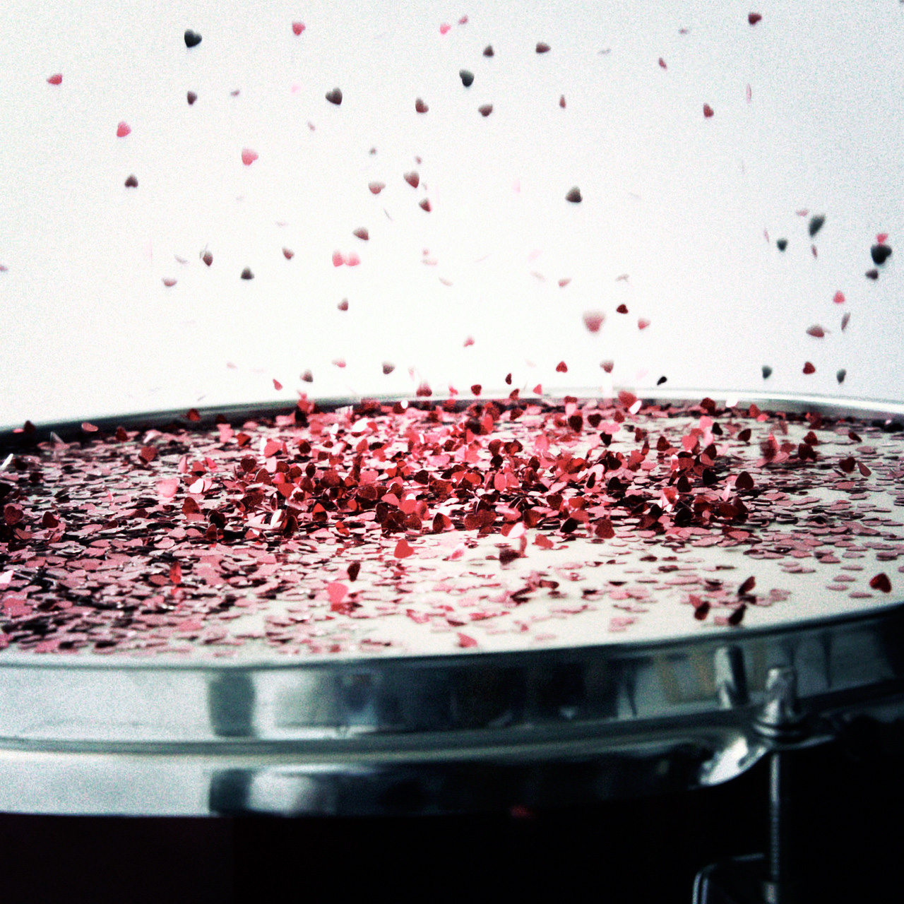 AlunaGeorge – Your Drums, Your Love (Friendly Fires Remix)