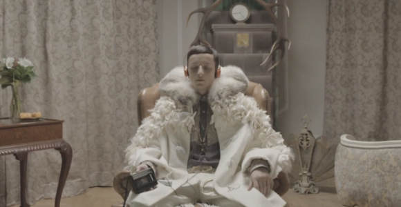 Totally Enormous Extinct Dinosaurs – Your Love (Fake Blood Remix)