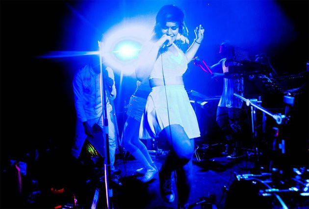 Avan Lava – Somebody To Love Me (Mark Ronson Cover)